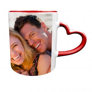 Tazza bianca con manico a cuore e interno rosso idea regalo