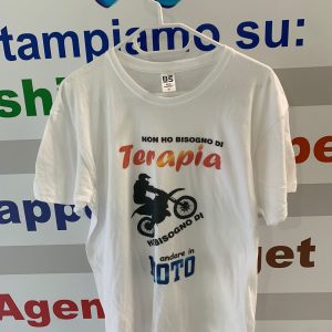 T-Shirt da uomo mezza manica personalizzata : Non ho bisogno di terapia....