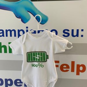 Body neonato con stampa 100% carica batteria